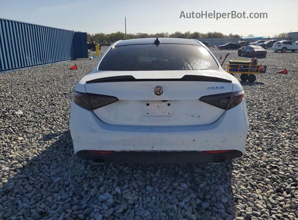 ZARFAMBN4R7679997 2024 ALFA ROMEO GIULIA Белый Вид салона спереди