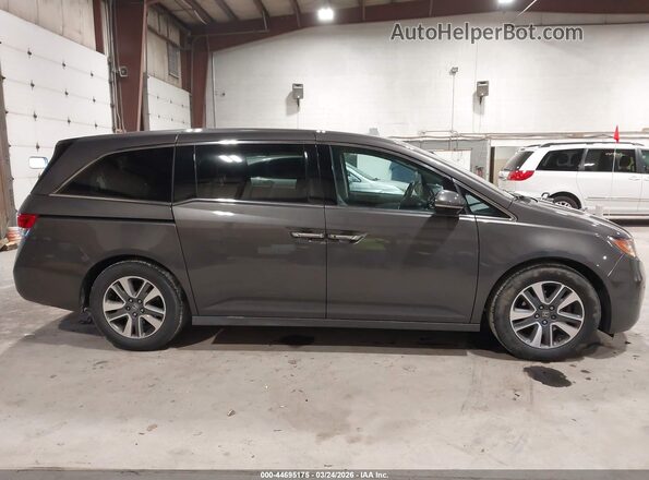 5FNRL5H97GB091679 2016 HONDA ODYSSEY Gray Rear interior view