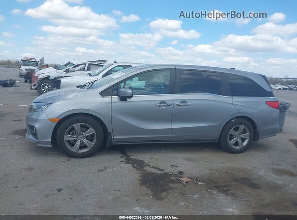 5FNRL6H71JB027858 2018 HONDA ODYSSEY Silver Widok wnętrza 360 stopni