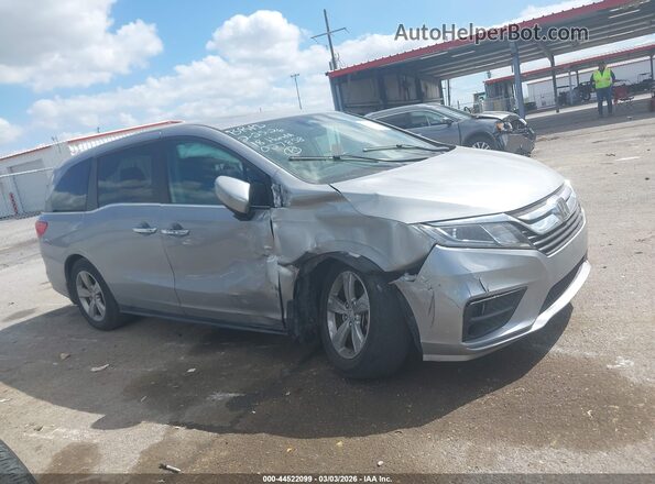 5FNRL6H71JB027858 2018 HONDA ODYSSEY Silver Widok wnętrza z tyłu