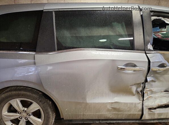 5FNRL6H73KB033498 2019 HONDA ODYSSEY Silver Widok wnętrza z tyłu