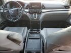 2018 Honda Odyssey Touring Серебряный vin: 5FNRL6H86JB006562