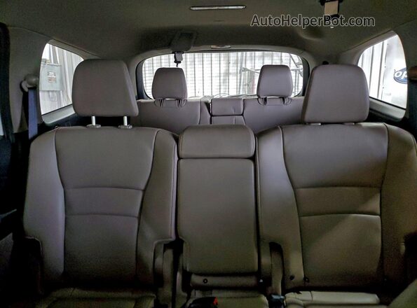 5FNYF5H58KB014618 2019 HONDA PILOT White Հետևի նստատեղերի տեսք