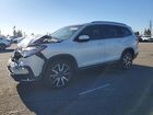 2021 Honda Pilot Touring White vin: 5FNYF5H93MB018372