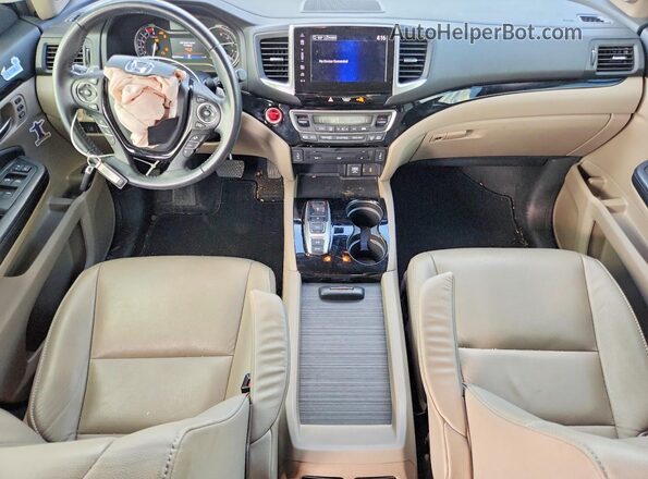 5FNYF6H97HB068929 2017 HONDA PILOT Белый Вид панели приборов