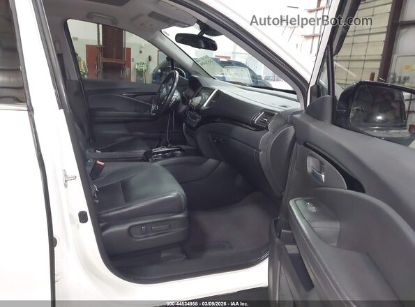 5FNYF6H98JB025402 2018 HONDA PILOT White Widok wnętrza z przodu