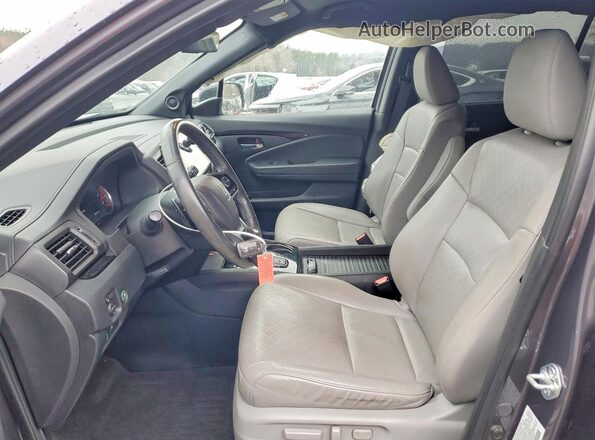 5FNYF7H90MB009141 2021 HONDA PASSPORT Gray Front interior view