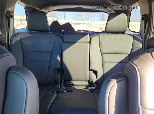 5FNYF8H5XPB034975 2023 HONDA PASSPORT Серебряный Вид задних сидений