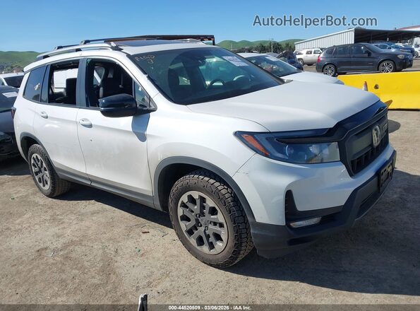 5FNYF8H6XRB019386 2024 HONDA PASSPORT Белый Передняя правая четверть