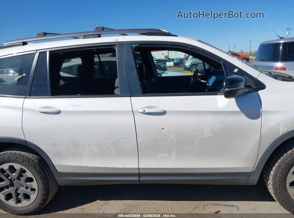 5FNYF8H6XRB019386 2024 HONDA PASSPORT Белый Вид задней части салона