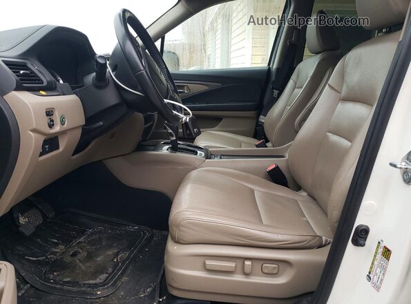 5FPYK3F51HB011398 2017 HONDA RIDGELINE Белый Вид салона спереди
