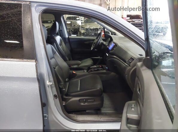 5FPYK3F5XPB062994 2023 HONDA RIDGELINE Light Blue Вид салона спереди