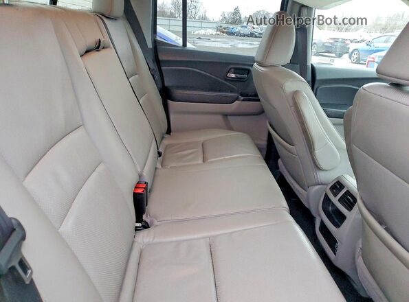 5FPYK3F6XKB031519 2019 HONDA RIDGELINE Blue Rear seats view