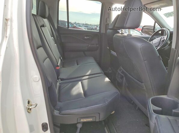 5FPYK3F75HB027492 2017 HONDA RIDGELINE Белый Вид задних сидений