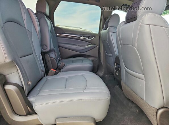 5GAERBKW3PJ110488 2023 BUICK ENCLAVE Silver Widok wnętrza z tyłu
