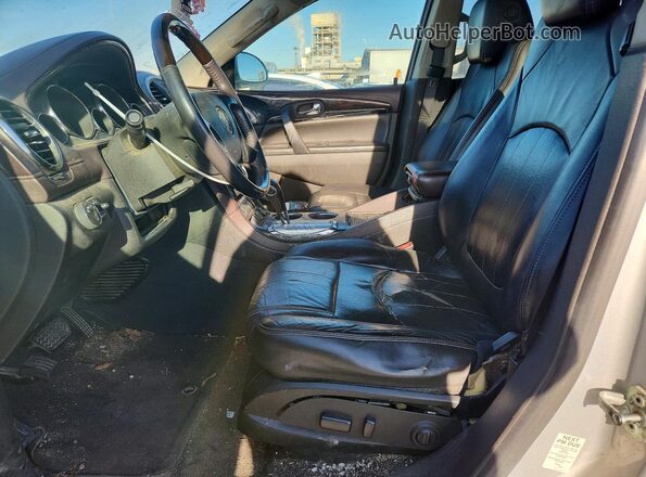 5GAKRBKD2GJ173891 2016 BUICK ENCLAVE Серебряный Вид салона спереди