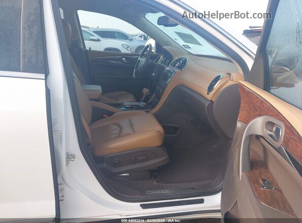 5GAKRBKD2HJ330286 2017 BUICK ENCLAVE Белый Вид салона спереди