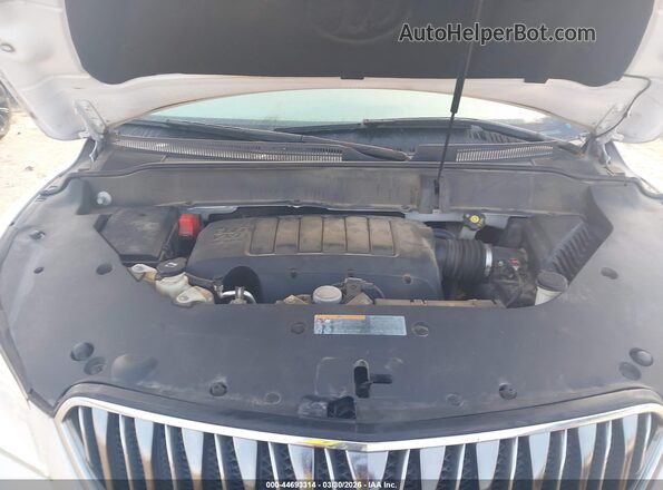 5GAKRBKD2HJ330286 2017 BUICK ENCLAVE Белый Вид сзади