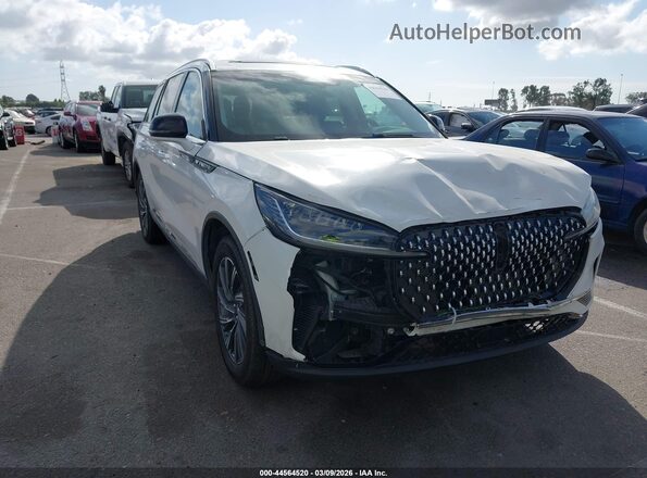 5LM5J6WC1SGL18168 2025 LINCOLN AVIATOR Белый Передняя правая четверть