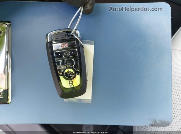 5LM5J6WC1SGL18168 2025 LINCOLN AVIATOR Белый Вид панели приборов