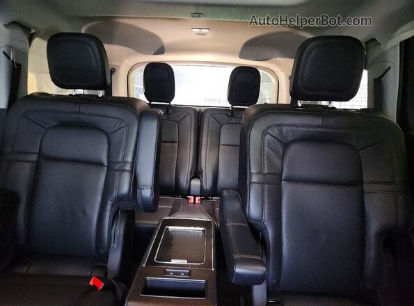 5LM5J7WC6SGL10461 2025 LINCOLN AVIATOR White Vista de los asientos traseros