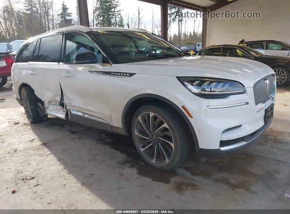 5LM5J7XC2PGL13038 2023 LINCOLN AVIATOR Белый Передняя правая четверть