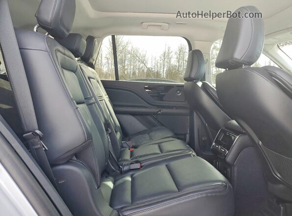 5LM5J7XC2SGL26378 2025 LINCOLN AVIATOR Silver უკანა სალონის ხედი