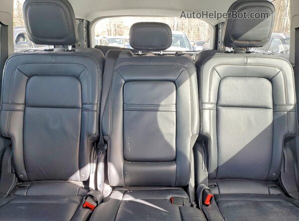 5LM5J7XC2SGL26378 2025 LINCOLN AVIATOR Silver უკანა სავარძლების ხედი