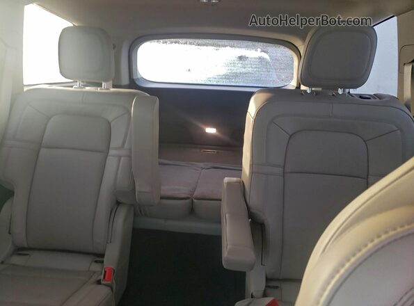 5LM5J7XC5RGL09407 2024 LINCOLN AVIATOR White Vista de los asientos traseros