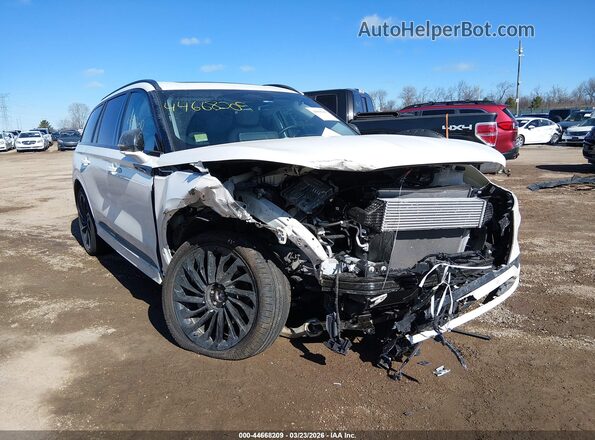 5LM5J7XC6SGL31938 2025 LINCOLN AVIATOR Белый Вид спереди