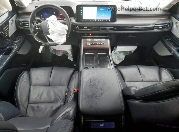 5LM5J7XC7SGL26196 2025 LINCOLN AVIATOR Красный Вид панели приборов