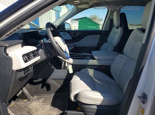5LM5J7XCXTGL02783 2026 LINCOLN AVIATOR Белый Вид салона спереди