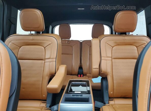 5LM5J9XC3PGL10841 2023 LINCOLN AVIATOR Черный Вид задних сидений