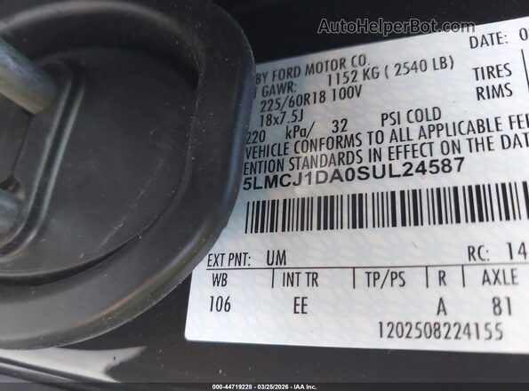 5LMCJ1DA0SUL24587 2025 LINCOLN CORSAIR Черный Вид подкапотного пространства