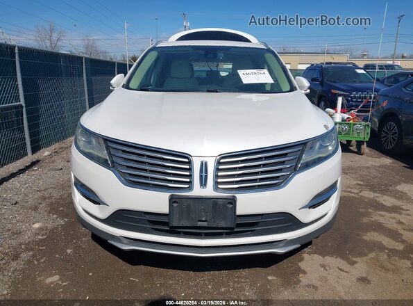 5LMCJ2C92GUJ30857 2016 LINCOLN MKC Кремовый Вид задней части салона