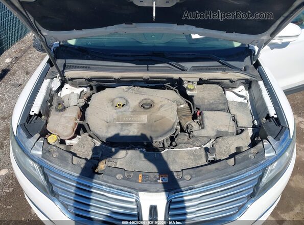 5LMCJ2C92GUJ30857 2016 LINCOLN MKC Кремовый Вид сзади