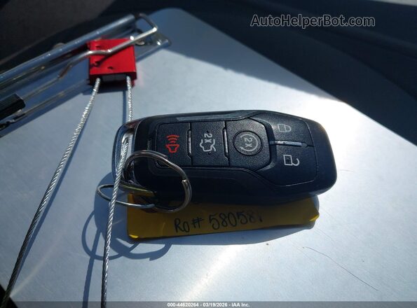 5LMCJ2C92GUJ30857 2016 LINCOLN MKC Кремовый Вид панели приборов