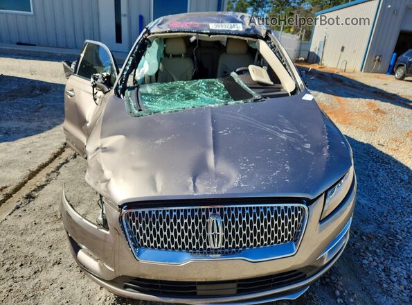 5LMCJ2C92KUL43638 2019 LINCOLN MKC Золотой Вид спереди