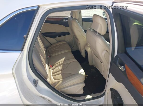 5LMCJ2C95KUL09208 2019 LINCOLN MKC White VIN sticker view