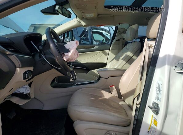 5LMCJ3C97KUL25903 2019 LINCOLN MKC Белый Вид салона спереди