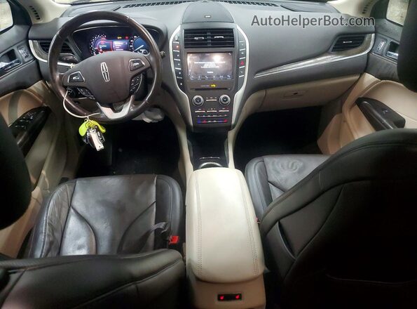 5LMCJ3D92HUL32023 2017 LINCOLN MKC Черный Вид панели приборов