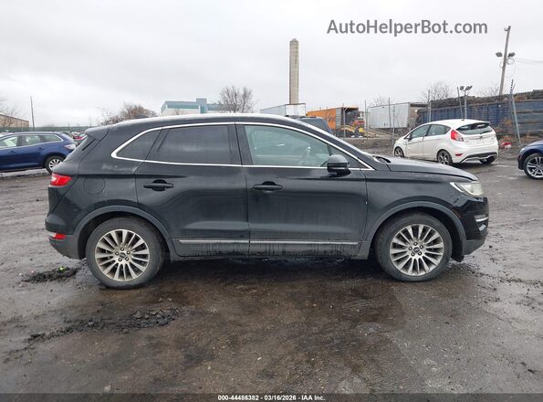 5LMCJ3D98HUL54916 2017 LINCOLN MKC Черный Вид задней части салона