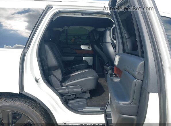 5LMJJ2KT9NEL08064 2022 LINCOLN NAVIGATOR Белый Вид наклейки с VIN-кодом