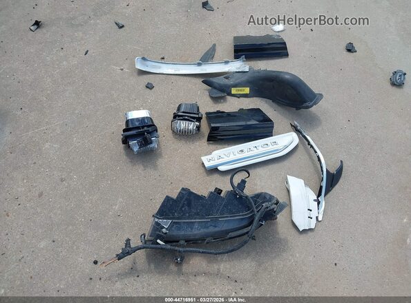 5LMJJ2KT9NEL08064 2022 LINCOLN NAVIGATOR Белый Вид щитка приборов