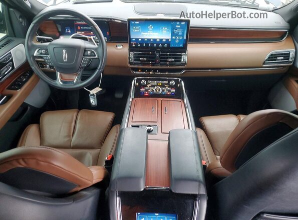 5LMJJ2LG2REL00329 2024 LINCOLN NAVIGATOR Угольный Вид панели приборов