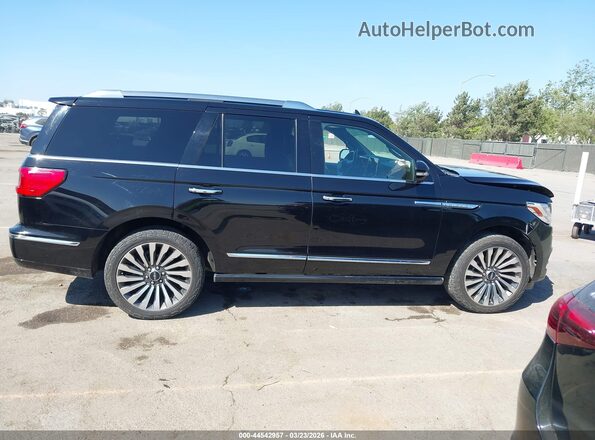 5LMJJ2LT3JEL00521 2018 LINCOLN NAVIGATOR Черный Вид задней части салона