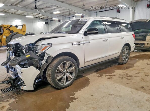 5LMJJ2LT4KEL26322 2019 LINCOLN NAVIGATOR Белый Передняя левая четверть