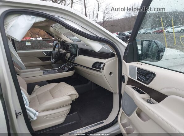 5LMJJ2LT8LEL03790 2020 LINCOLN NAVIGATOR Белый Вид салона спереди