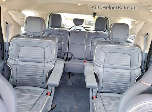 5LMJJ2TG2REL06454 2024 LINCOLN NAVIGATOR White Հետևի նստատեղերի տեսք