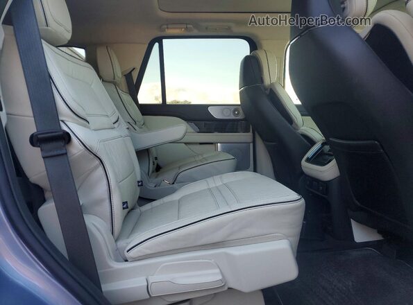 5LMJJ2TG8REL19970 2024 LINCOLN NAVIGATOR Синий Вид задней части салона
